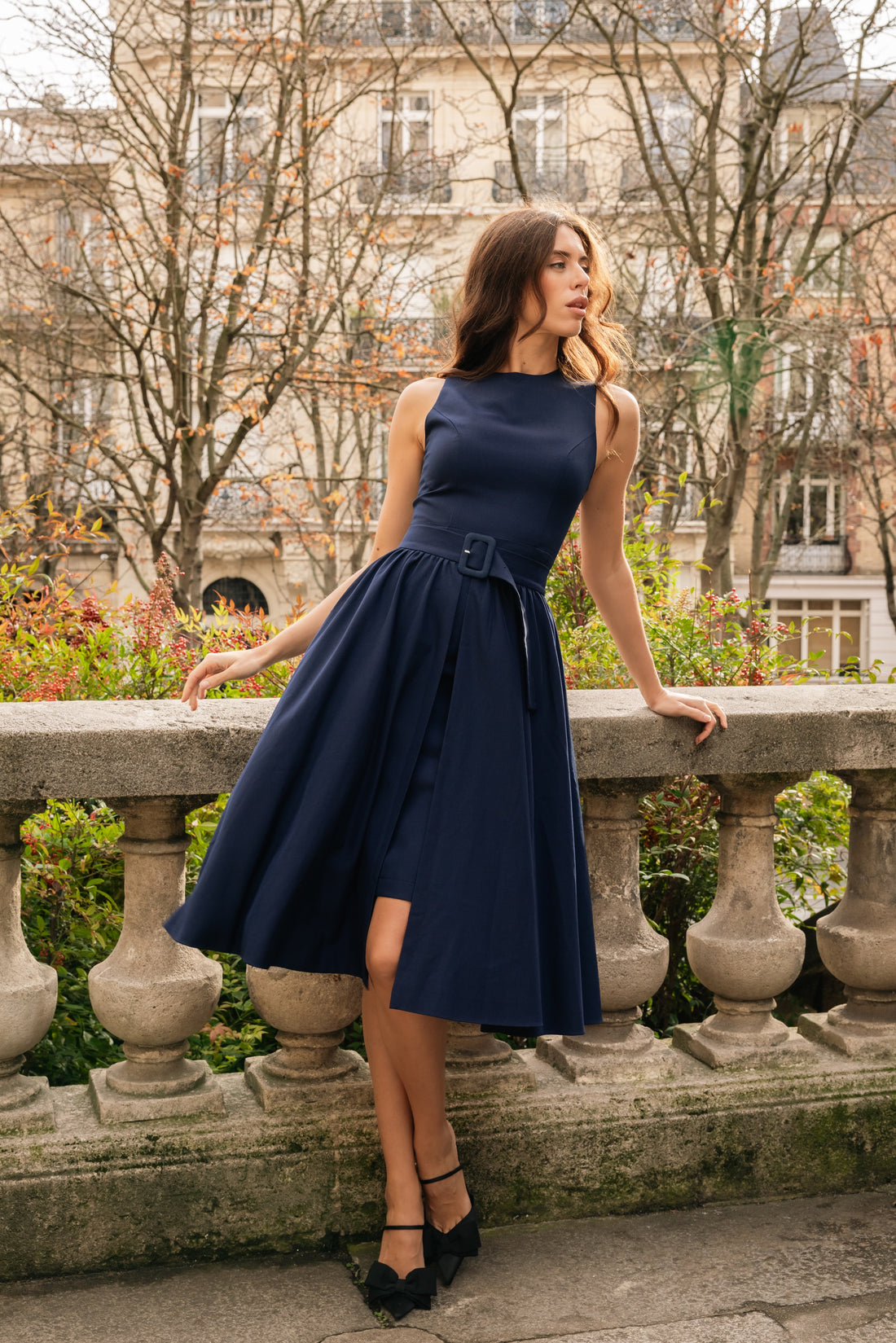 One Dress, Two Worlds: The Transformative Power of the Isée Dress in Navy